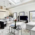 Prestige Sur Louvre Et Tuileries